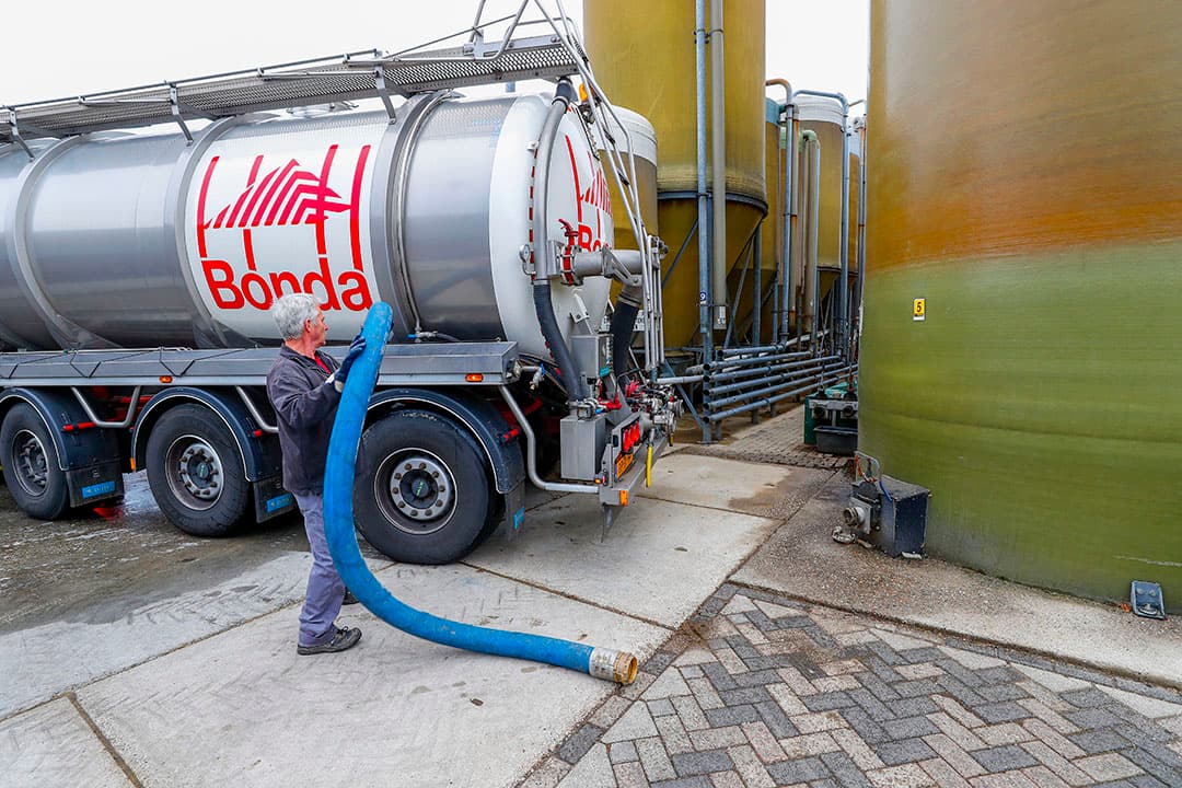 Alle bijproducten voor varkens vinden goed hun weg naar de eindverbruikers. Aardappelstoomschillen zijn ruimer beschikbaar en daardoor wat goedkoper. - Foto: Bert Jansen