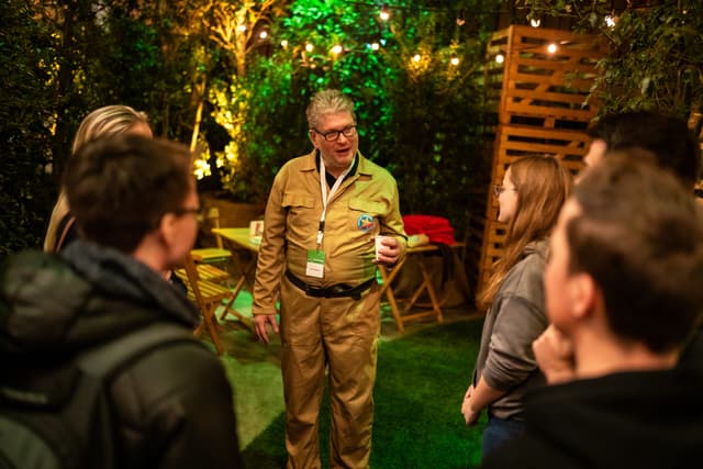 Studenten in gesprek tijdens Boerderij Talentdag